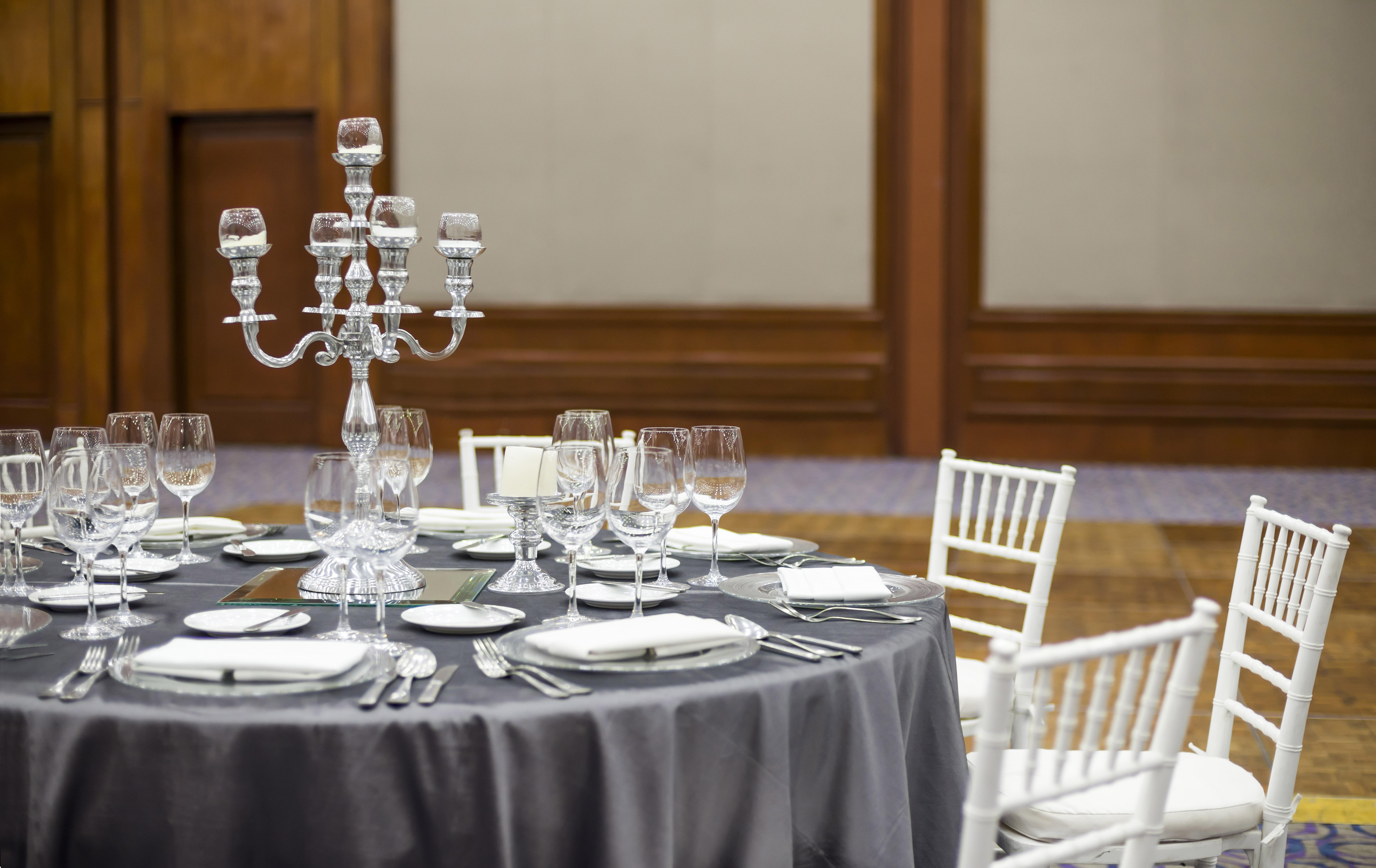 Camino Real Guadalajara Zapopan Exterior foto A table set for a formal dinner