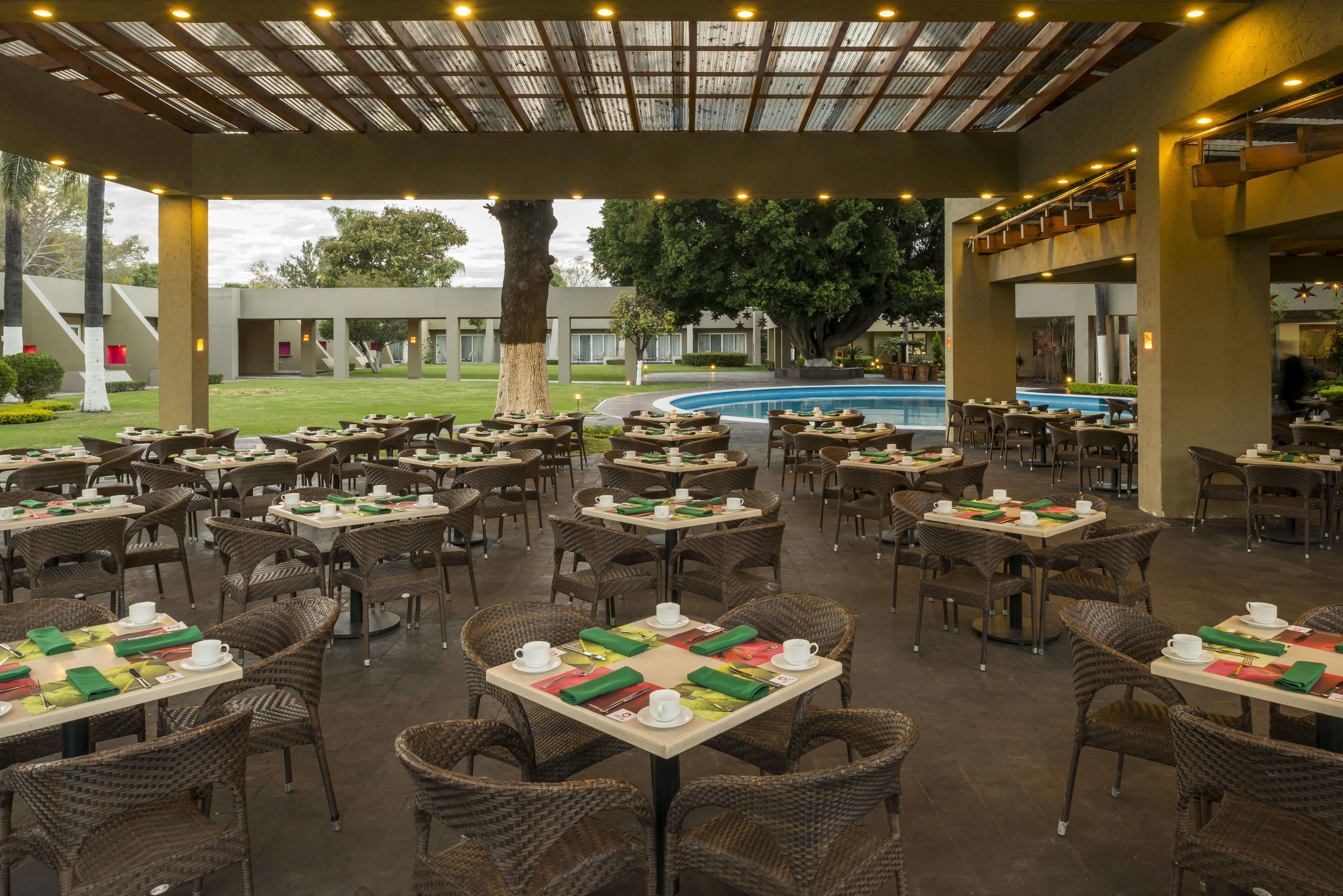 Camino Real Guadalajara Zapopan Exterior foto The restaurant at the hotel