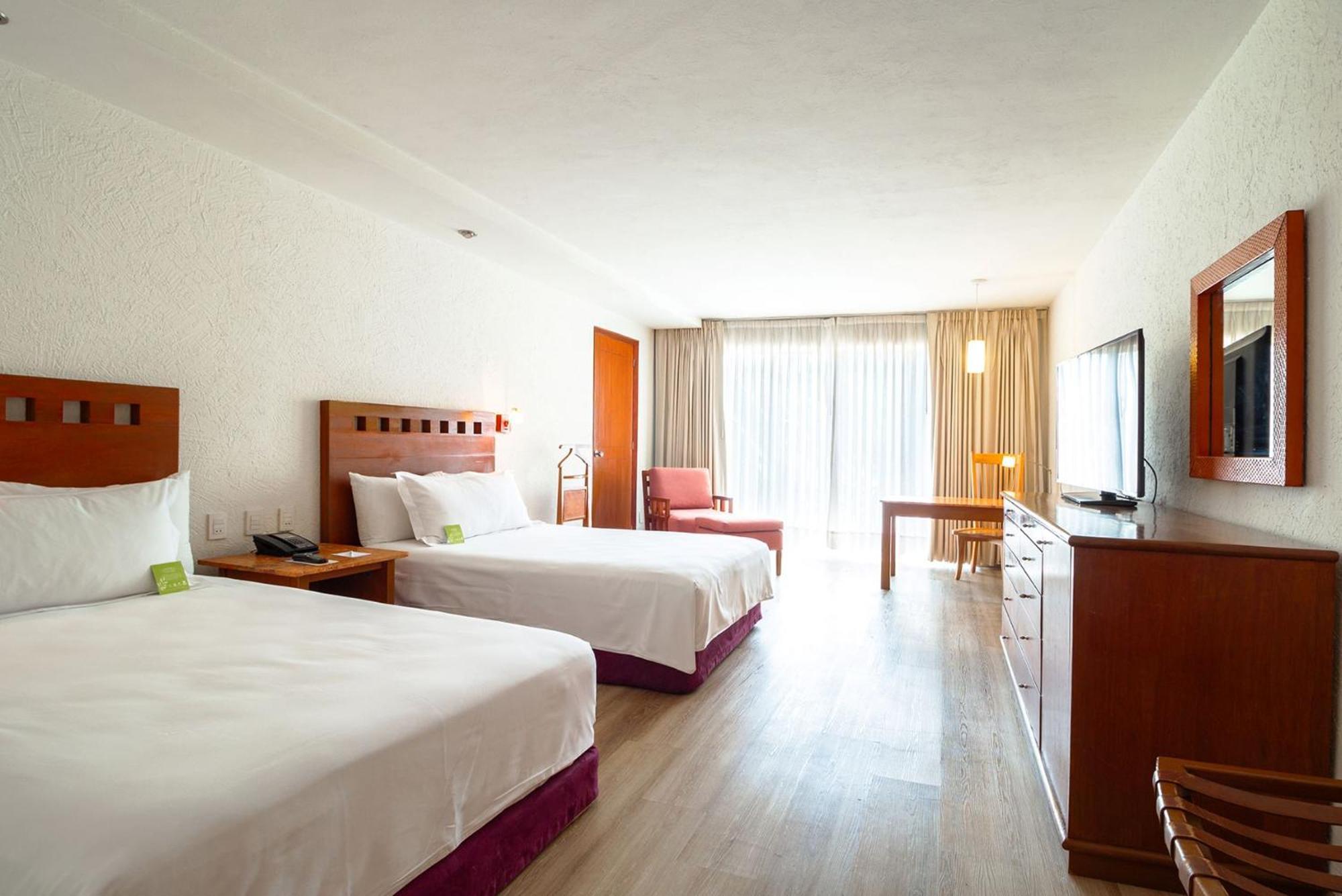 Camino Real Guadalajara Zapopan Exterior foto A room at the hotel