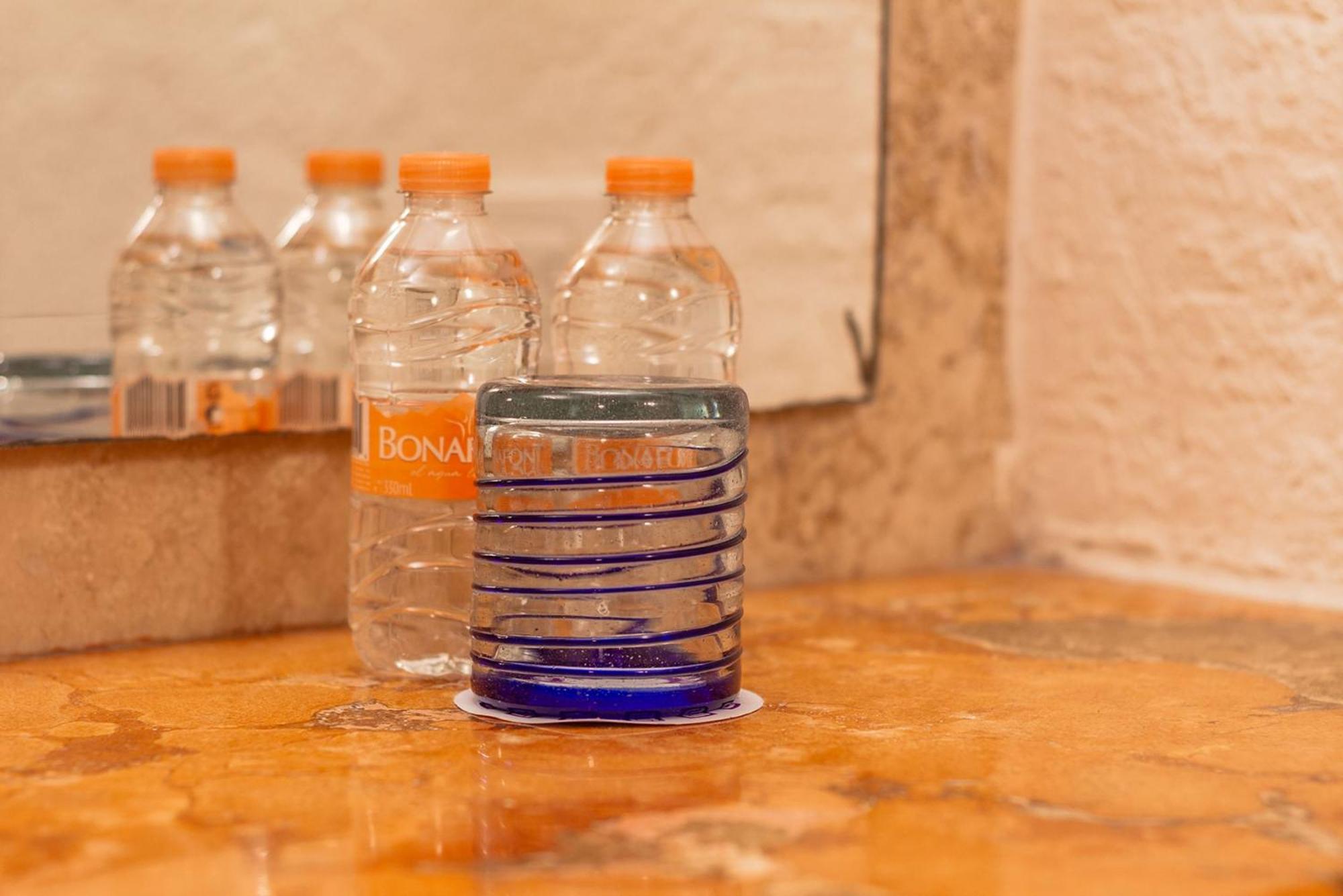 Camino Real Guadalajara Zapopan Exterior foto Bottles of Evian